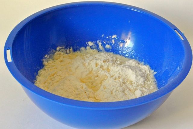 Сдобные булочки с кунжутом