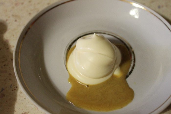 Бутерброд с яйцом пашот