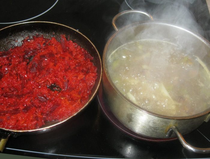 Борщ с грибами