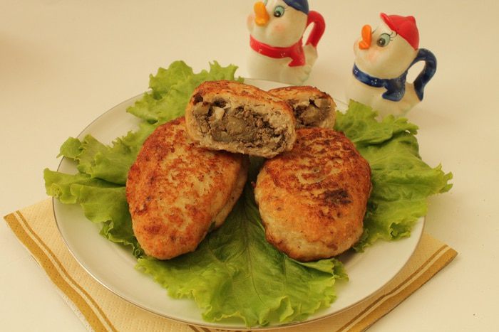 Куриные зразы с печенью и яблоками