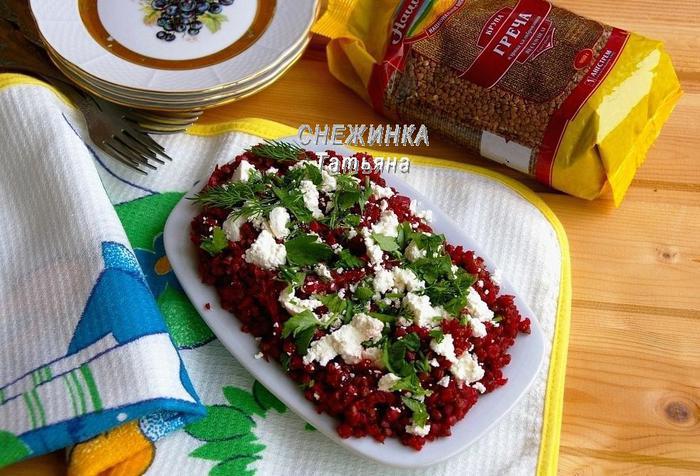Греча со свеклой и мягким сыром