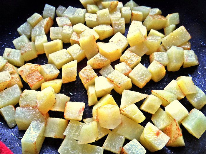 Испанский картофельный омлет с рыбкой