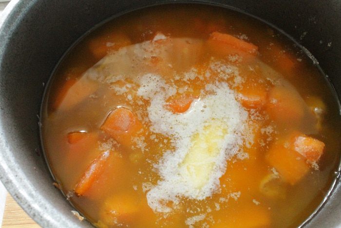 Пшеничная каша с мясом и тыквой