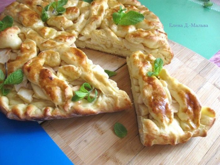 Пирог из заварного теста с яблоками 