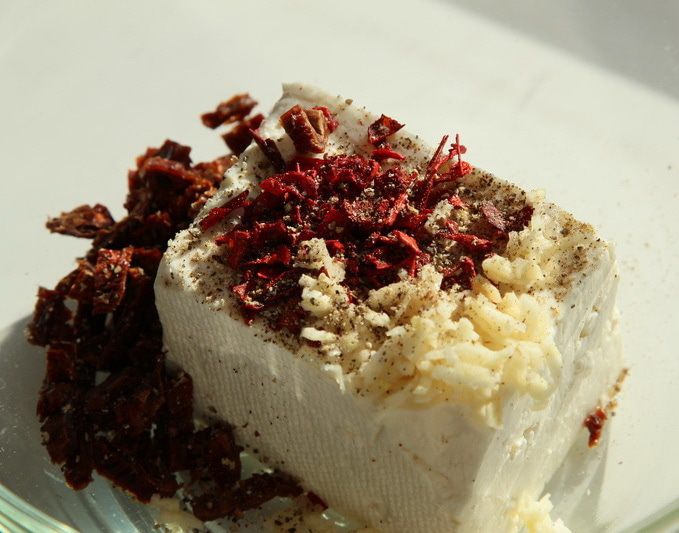 Куриная грудка с брынзой под белковой шапочкой