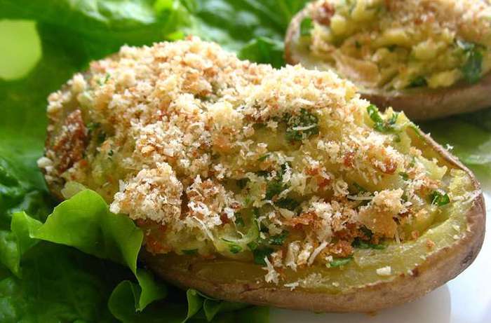 Фаршированный картофель под пармезановой корочкой