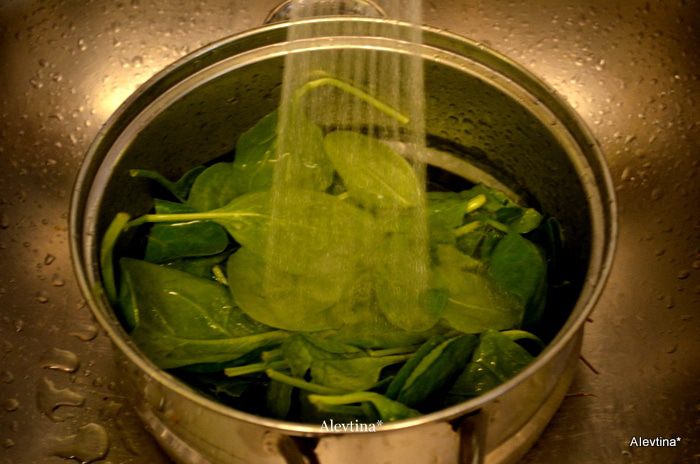 Салат со шпинатом и яблоками