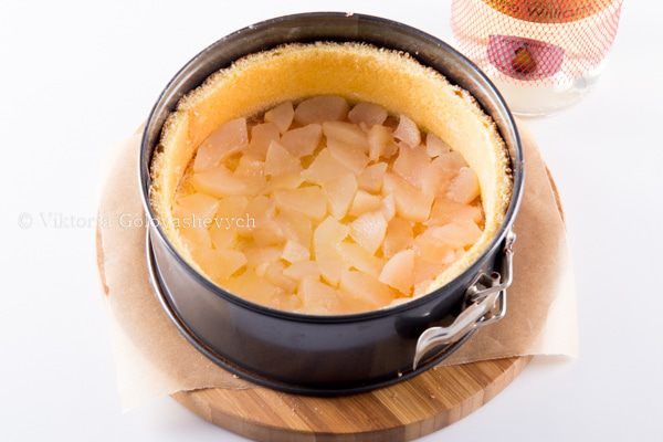 Грушевая шарлотт