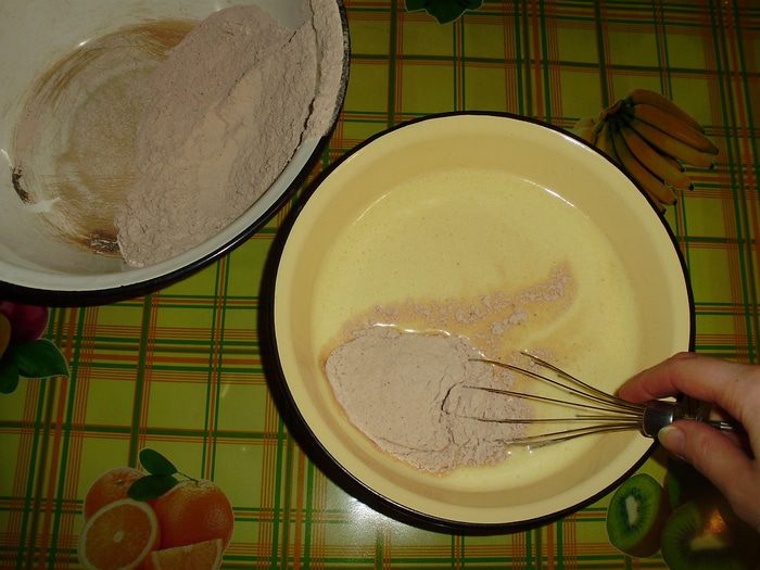 Шоколадный торт с черносливом