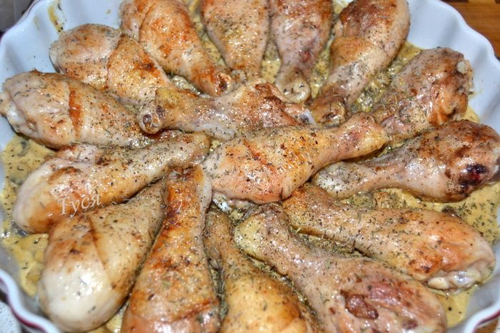 Куриные голени с шампиньонами в горчичном соусе