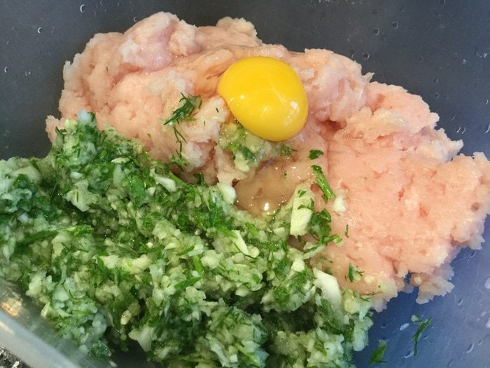Оладьи из кабачков и курицы