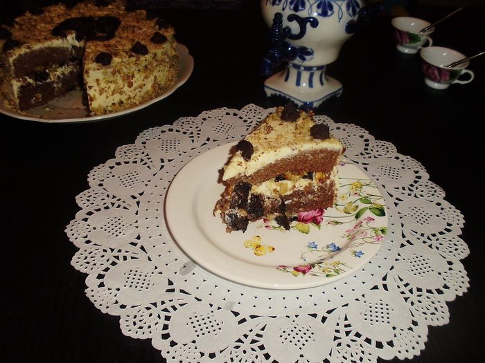 Шоколадный торт с черносливом