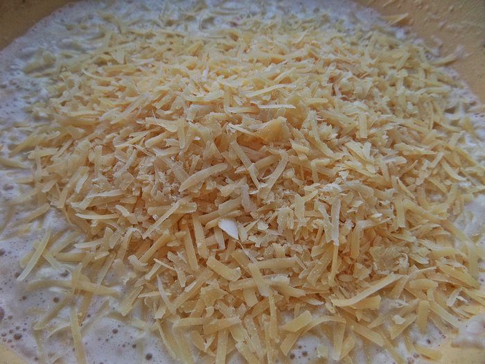 Блины с сыром и мясным припёком