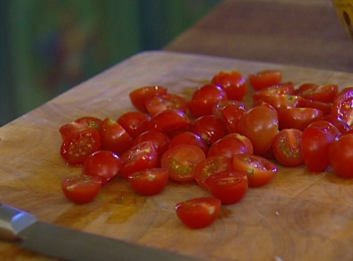 Макароны со стручковой фасолью и помидорами