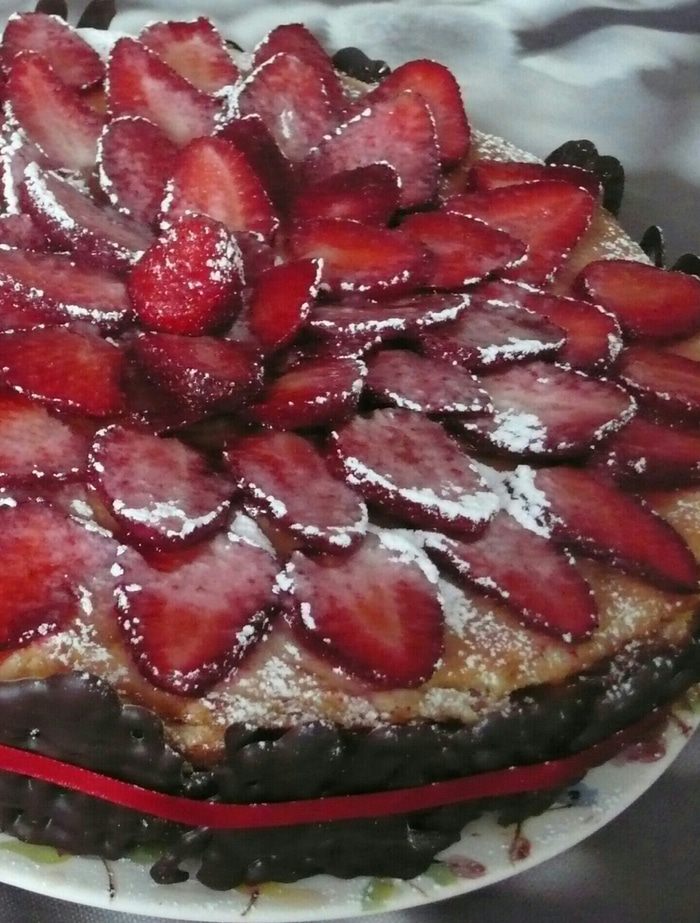 Творожный торт с клубникой