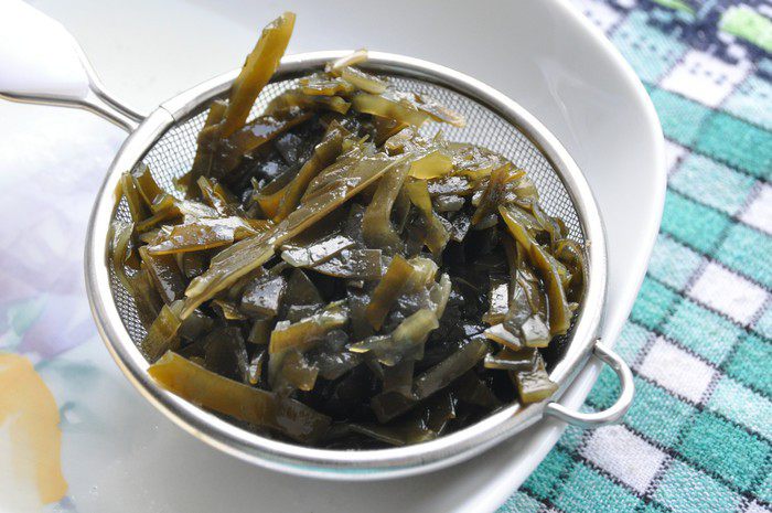 Постные блинчики с гречкой и морской капустой