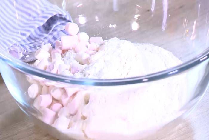Маффины с зефиром и малиной 