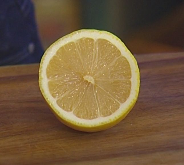 Салат с пекорино и орехами пекан