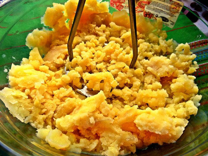 Картофельные оладьи с колбасками