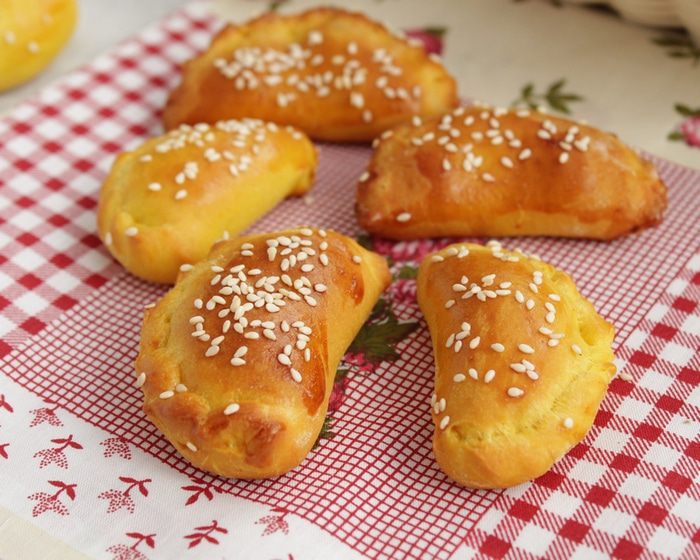 Закусочные пирожки с тыквой и чечевицей