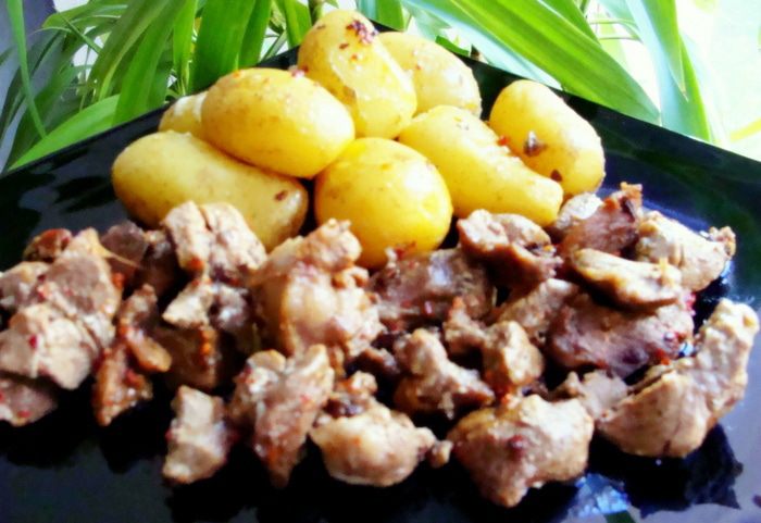 Азу из индейки с запеченным картофелем