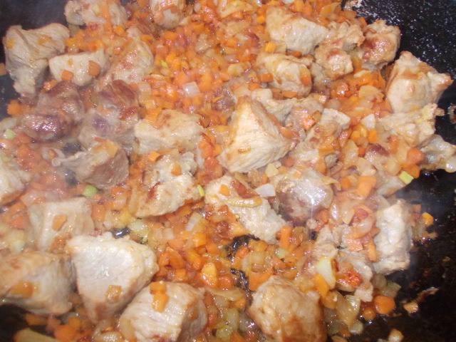 Паста с мясом и овощами