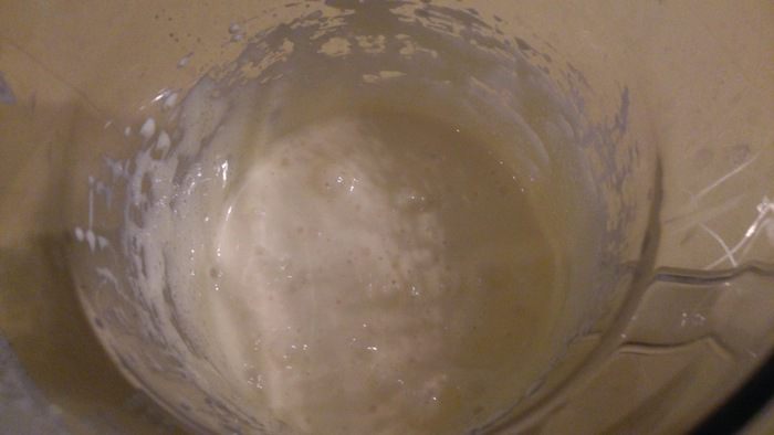 Торт из миндальных блинов с французским кремом