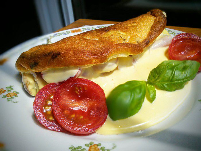 Омлет-суфле а ля кордон блю (Omelet à la Cordon bleu) 
