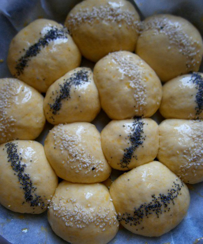 Булочки из волшебного теста с сыром