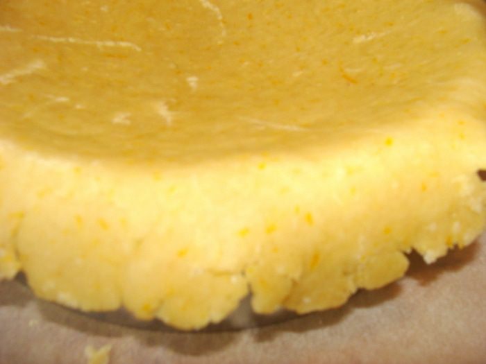 Киш &amp;quot;Сети Купидона&amp;quot; из лимонного теста с рикоттой, моцареллой и черри в беконе