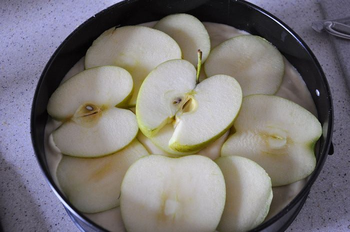 Яблочный пирог с сыром