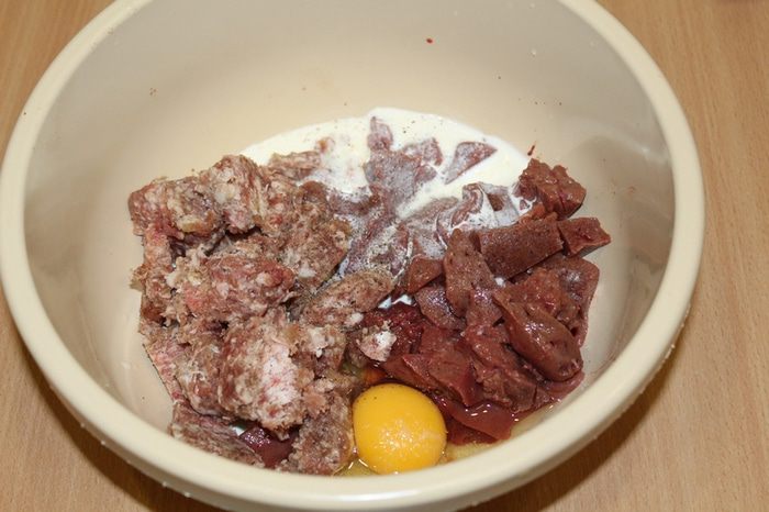 Паштет из свиной печени с черносливом