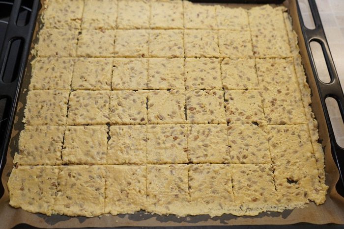 Шведские хрустящие хлебцы с семенами