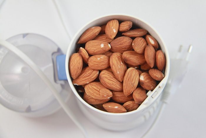 Конфеты с миндально-имбирной начинкой