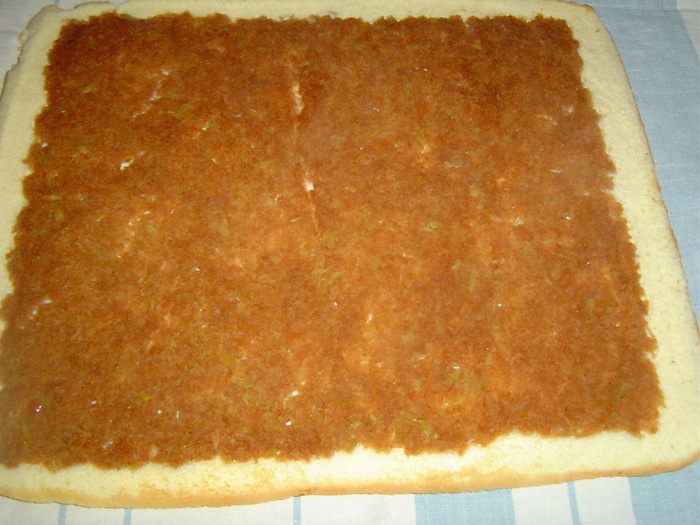 Яблочный рулет