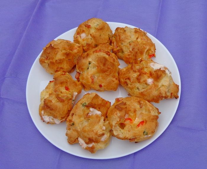 Заварные булочки с ветчиной, сыром и болгарским перцем