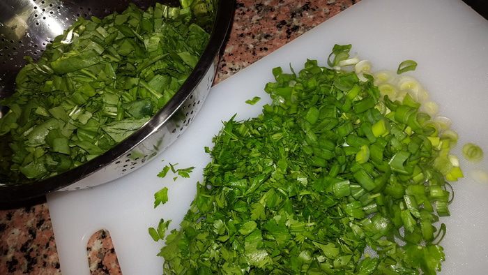 Открытые постные пироги с картофелем, грибами и щавелем