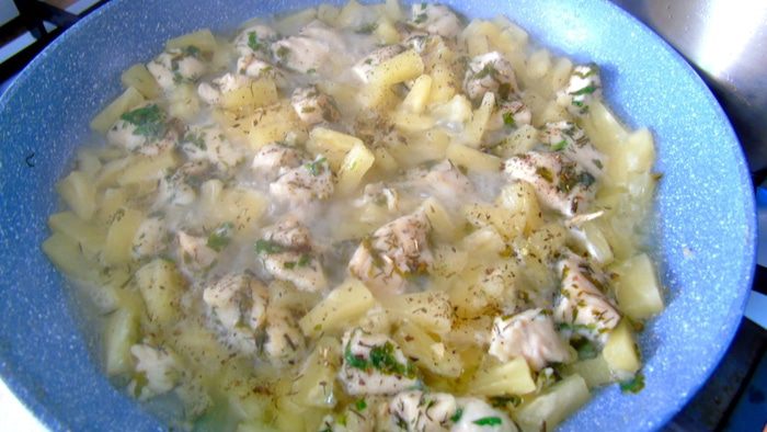Курица с ананасами