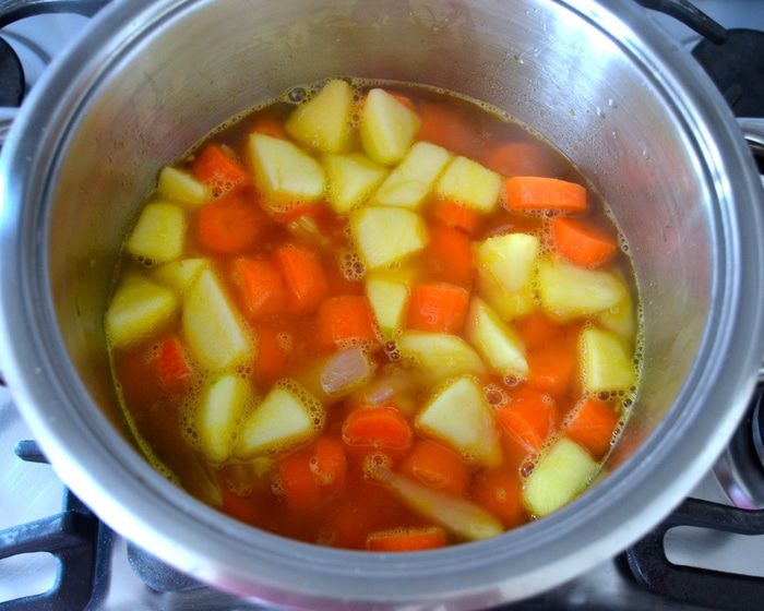 Морковный крем-суп с песочными маковыми &amp;quot;сухариками&amp;quot;