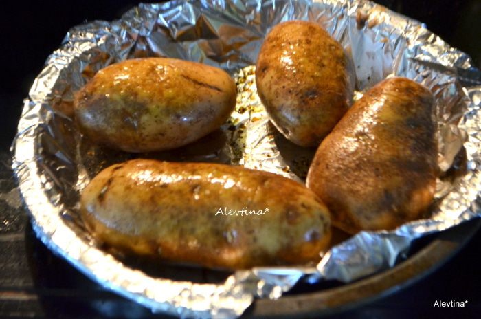 Картофель чили с пряной начинкой