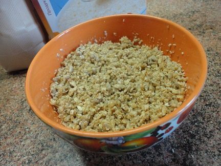 Крамбл яблочный с курагой и абрикосовым пюре