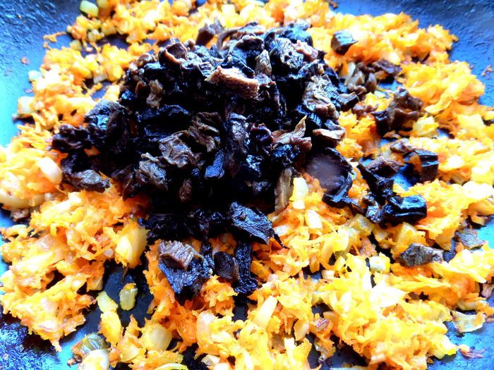 Грибы с картошкой в корзиночках из лаваша (постные)