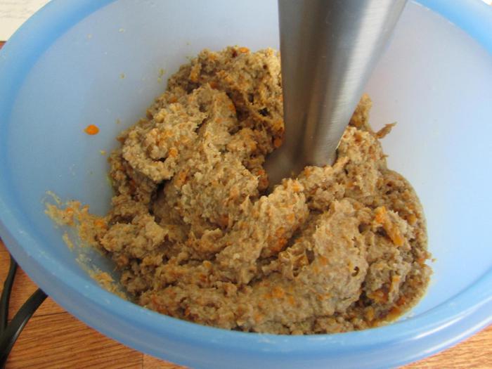Паштет из куриных желудков с морковью и луком