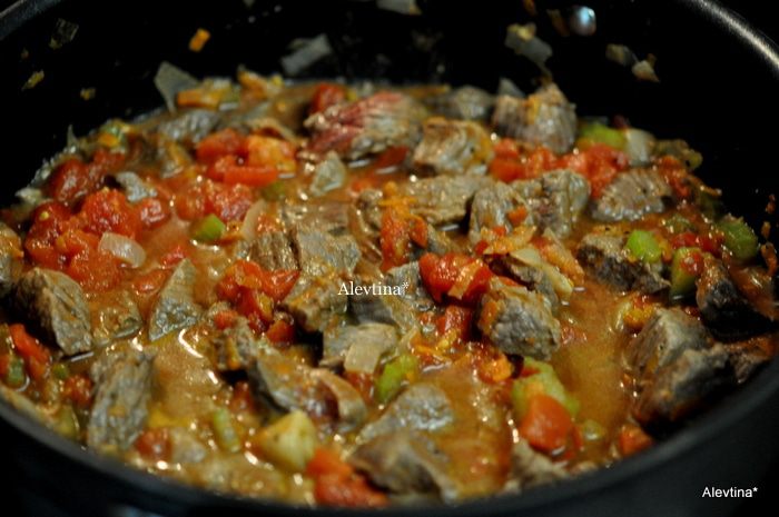 Мясное рагу с тыквой спагетти