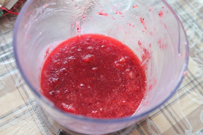 Рогалики с клюквой и кедровыми орешками