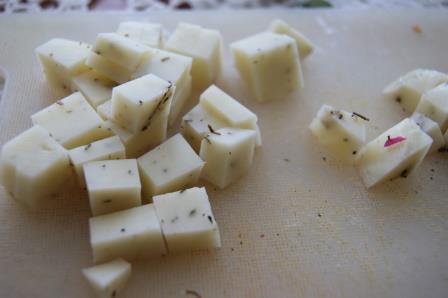 Овощной салат с кус-кусом и моцареллой