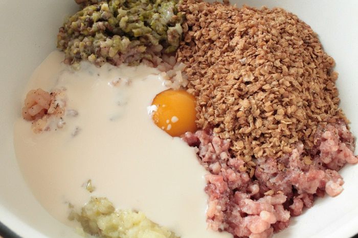 Тефтели с гречкой и грибами, запеченные в ряженке