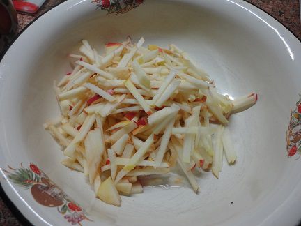 Салат из квашеной капусты