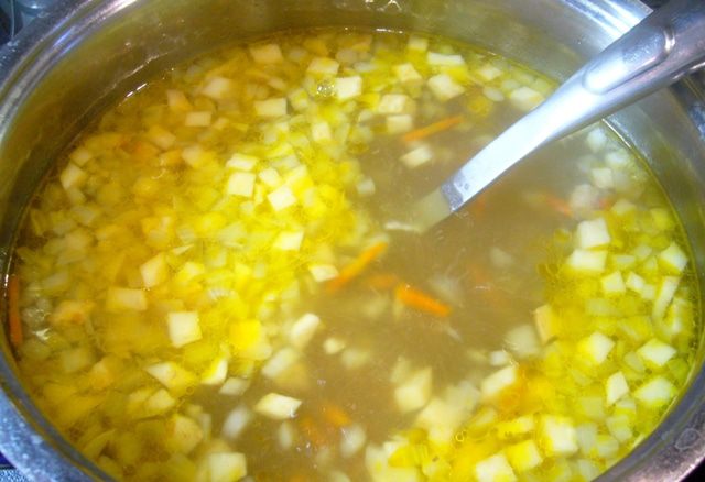 Рассольник с куриными потрошками