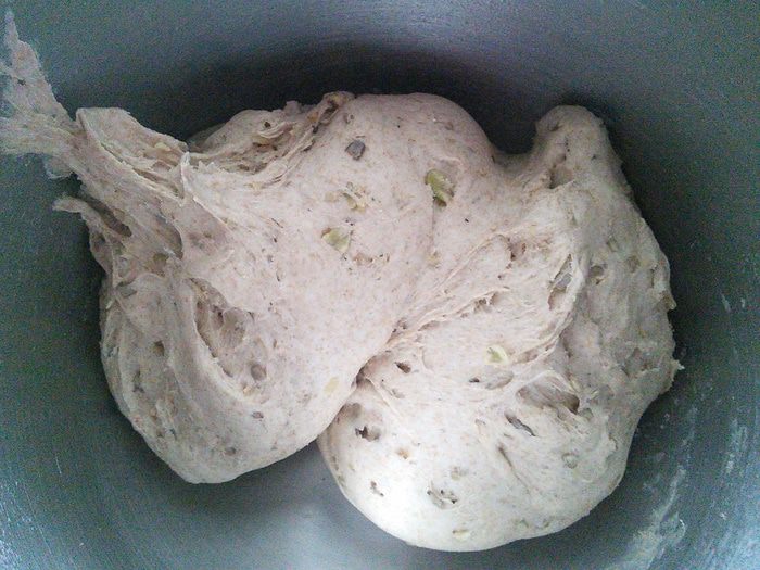 Хлеб с семечками из трёх видов муки